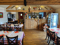 Atmosphère du Restaurant Ferme-Auberge Gustiberg Urbès - Col de Bussang - Chambres en demi pension à Urbès - n°1