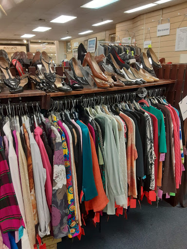 Shopping Mall «The Shops At Kenilworth», reviews and photos, 800 Kenilworth Dr, Towson, MD 21204, USA