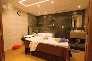 Suave Salon | Wellness in Chennai | Neelankarai image