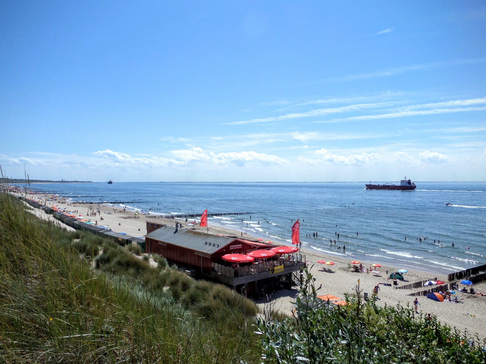 Foto de Joossesweg beach com areia brilhante superfície