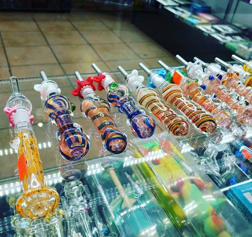 Herb Shop «Traders Smoke Shop», reviews and photos, 14880 N Northsight Blvd #104, Scottsdale, AZ 85260, USA