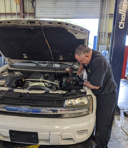 Auto Repair Shop «Douglas Collision Center», reviews and photos, 7820 US Hwy 98 N, Lakeland, FL 33809, USA