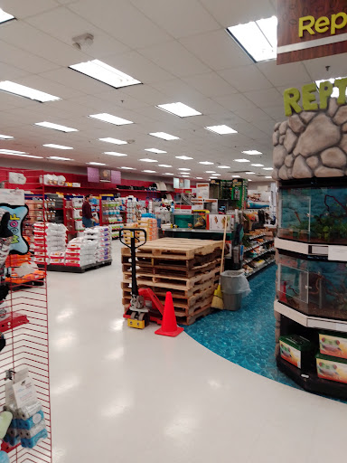 Pet Supply Store «Petco Animal Supplies», reviews and photos, 11620 W 95th St, Overland Park, KS 66214, USA
