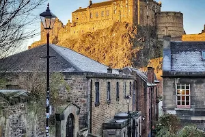 The Vennel Viewpoint Edinburgh Castle image
