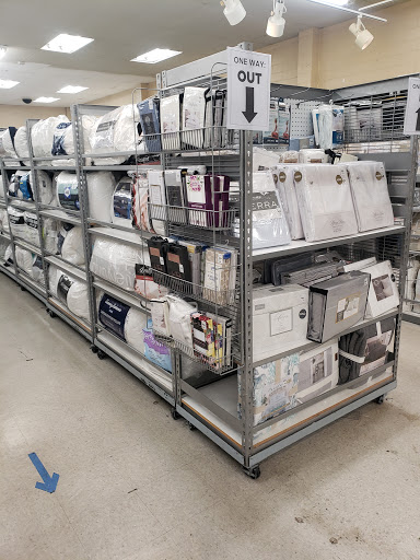 Home Goods Store «Tuesday Morning», reviews and photos, 23855 Hawthorne Blvd, Torrance, CA 90505, USA