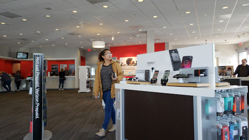 Cell Phone Store «Verizon», reviews and photos, 1003 W Patrick St, Frederick, MD 21702, USA