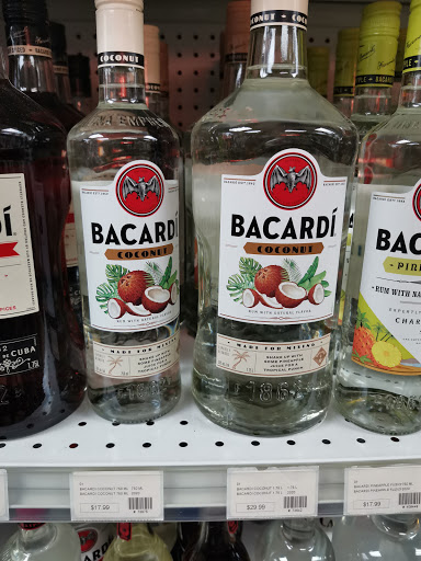 Liquor Store «Bayside Liquor Store», reviews and photos, 184 NE 3rd Ave, Miami, FL 33132, USA