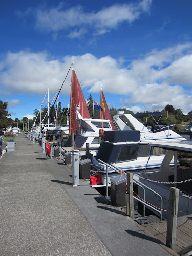 Car Park For Cruise Sight Seeing And Fishing - Taupo