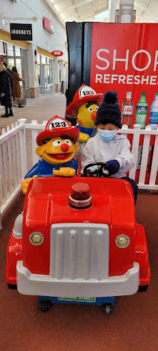 Shopping Mall «Jersey Shore Premium Outlets», reviews and photos, 1 Premium Outlet Blvd, Tinton Falls, NJ 07753, USA