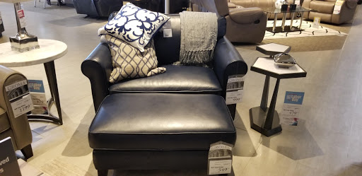 Furniture Store «Art Van Furniture - Bedford Park», reviews and photos, 7200 S Cicero Ave, Chicago, IL 60629, USA