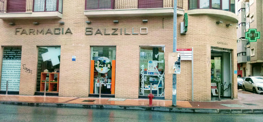 Farmacia Salzillo.     C.   B.    (Francisco Bernabé Ortuño.     Nuria Y Javier Bernabé Ruiz)