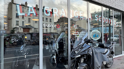 La Grange à Scooters à Clichy