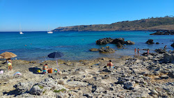 Spiaggia di Baia dell'Orte'in fotoğrafı geniş bir kıyı şeridi ile birlikte