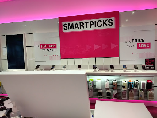 Cell Phone Store «T-Mobile», reviews and photos, 8668 Colesville Rd, Silver Spring, MD 20910, USA