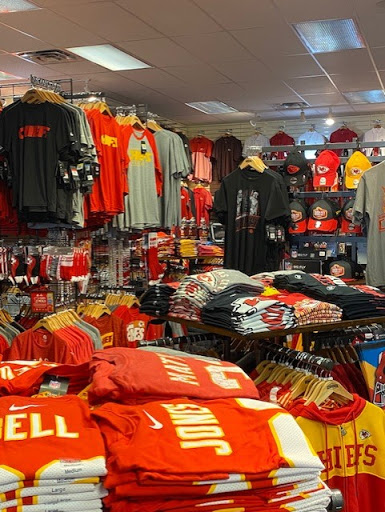 Sportswear Store «Kansas Sampler/Rally House Mission», reviews and photos, 6858 Johnson Dr, Mission, KS 66202, USA