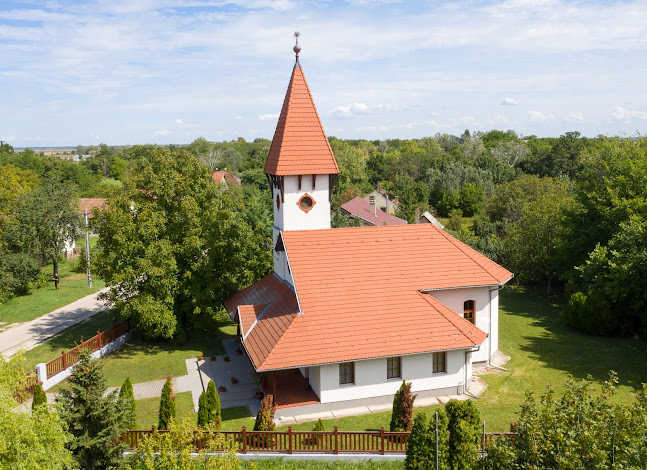 Apaji Református templom