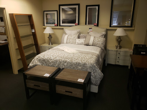 Used Furniture Store «CORT Clearance Center», reviews and photos, 801 Hampton Park Blvd, Capitol Heights, MD 20743, USA