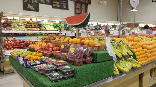 Grocery Store «Beachwood Market», reviews and photos, 2701 Belden Dr, Los Angeles, CA 90068, USA