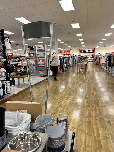 Department Store «T.J. Maxx & HomeGoods», reviews and photos, 103 S Mt Juliet Rd #610, Mt Juliet, TN 37122, USA