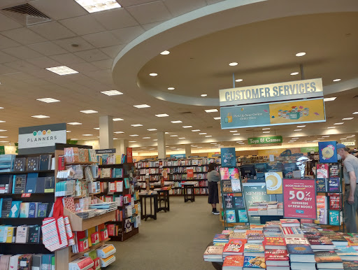 Shopping Mall «The Shoppes at Buckland Hills», reviews and photos, 194 Buckland Hills Dr, Manchester, CT 06042, USA