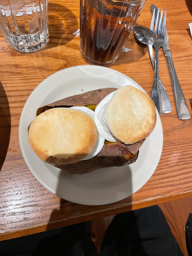 American Restaurant «Cracker Barrel Old Country Store», reviews and photos, 2371 E Aurora Rd, Twinsburg, OH 44087, USA