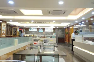 Bombay Misthan Bhandar image