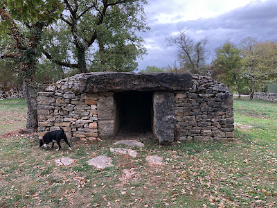 Reconstruction de dolmen à Limogne-en-Quercy