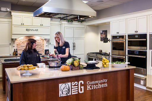 Appliance Store «Mrs. G TV & Appliances», reviews and photos, 2720 US-1 BUS, Lawrence Township, NJ 08648, USA