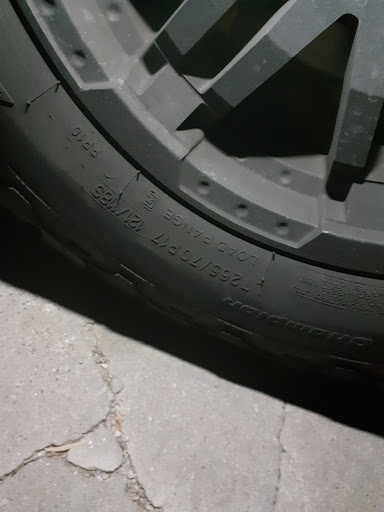 Tire Shop «Discount Tire Store - Surprise, AZ», reviews and photos, 16131 W Bell Rd, Surprise, AZ 85374, USA