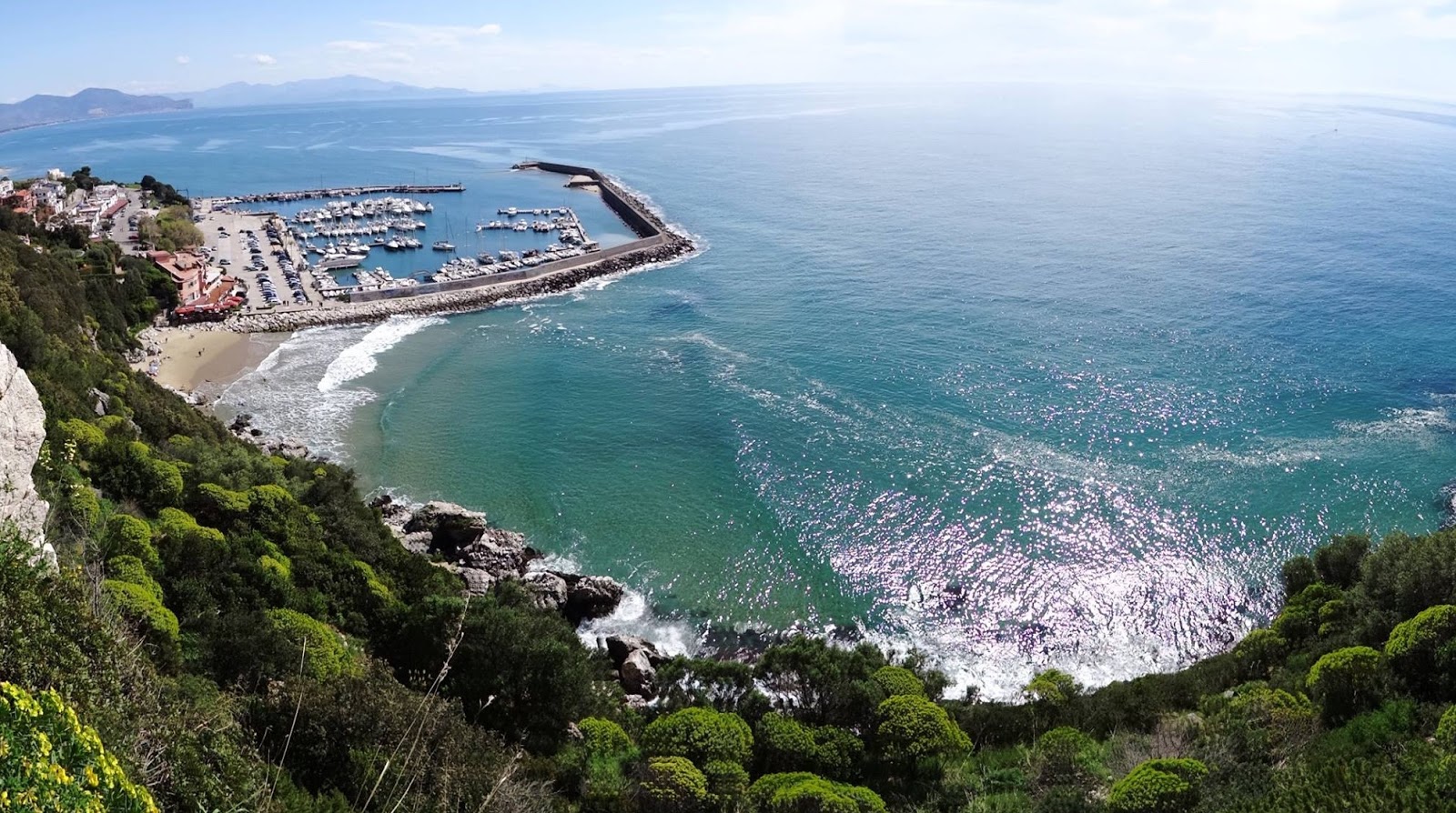Spiaggia Porto di San Felice Circeo'in fotoğrafı çok temiz temizlik seviyesi ile