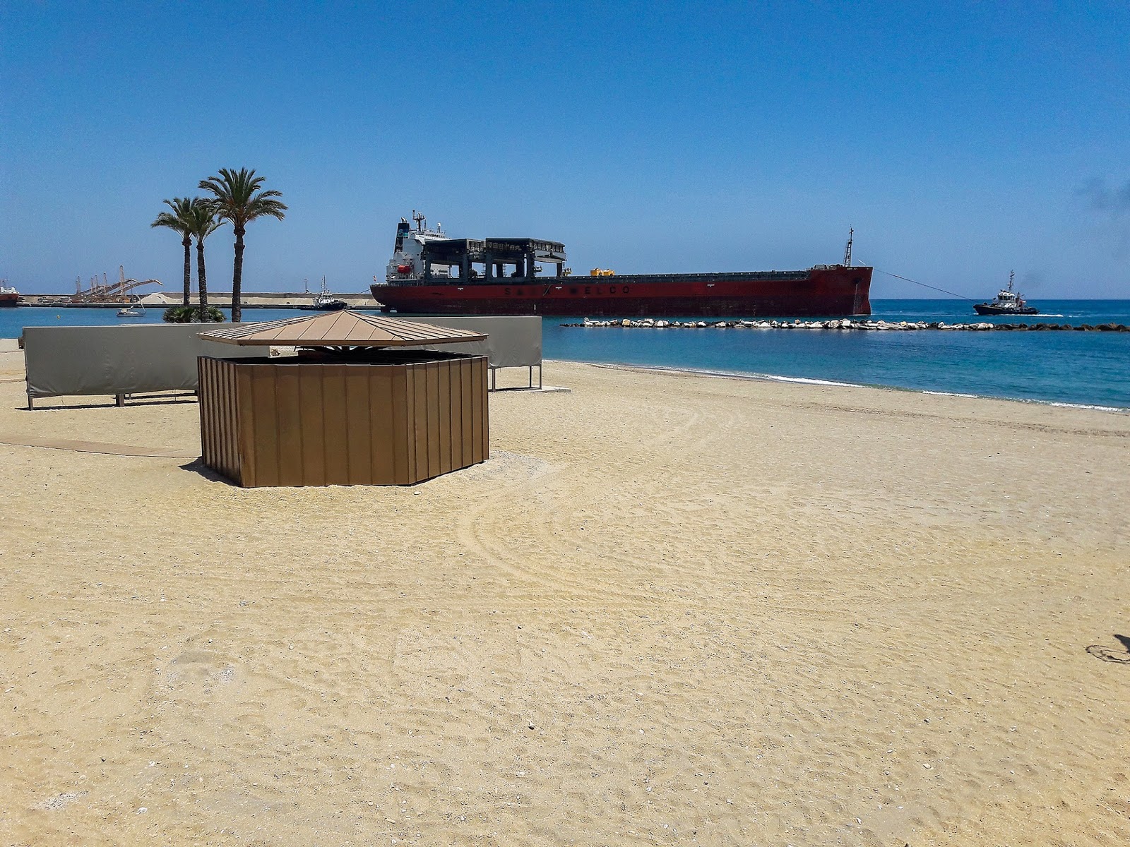 Photo de Playa de Garrucha avec baie longue
