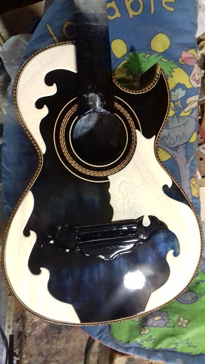 Reparaciòn y Fabriciòn de Guitarras CERAS