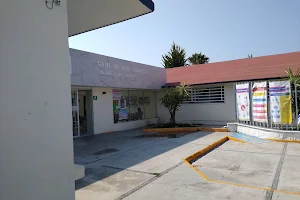Centro de Salud Piracantos image