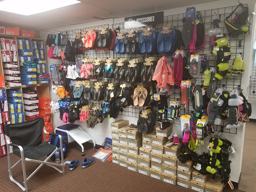 Shoe Store «Hansons Running Shop», reviews and photos, 3407 S Rochester Rd, Royal Oak, MI 48073, USA