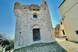 Chiesa-fortezza di San Pietro image
