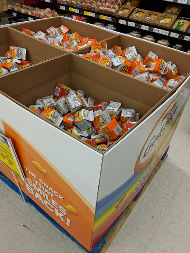 Grocery Store «Save-A-Lot», reviews and photos, 661 E 24th St #810, Holland, MI 49423, USA