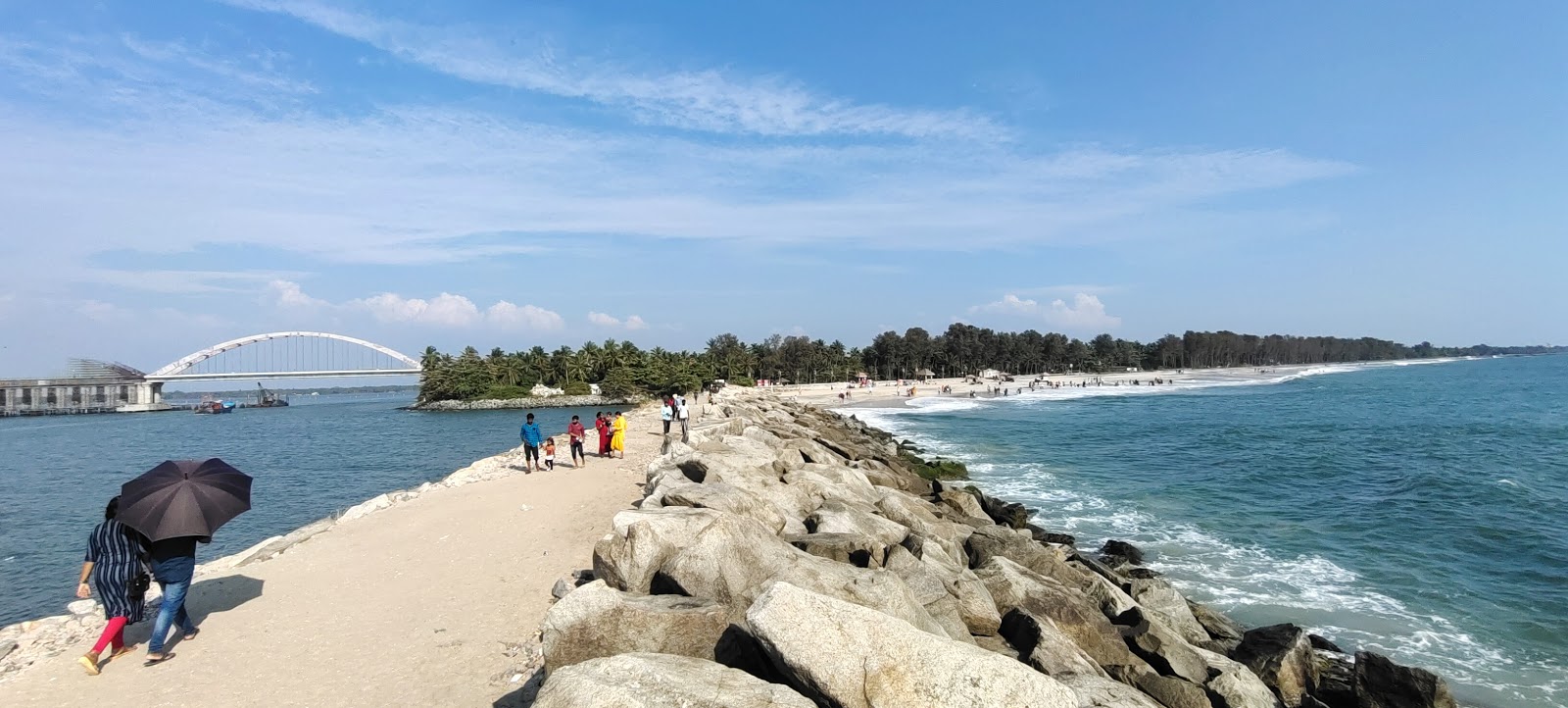 Azheekal Beach'in fotoğrafı ve yerleşim