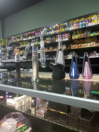 Tobacco Shop «Pipe Dreams Smoke Shop», reviews and photos, 13971 N Cleveland Ave #13, North Fort Myers, FL 33903, USA