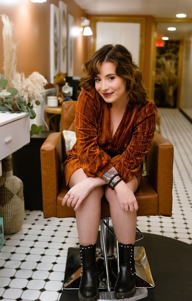 Speakeasy Beauty Bar 49230