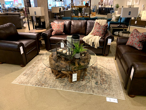 Furniture Store «La-Z-Boy Furniture Galleries», reviews and photos, 7790 Mentor Ave, Mentor, OH 44060, USA