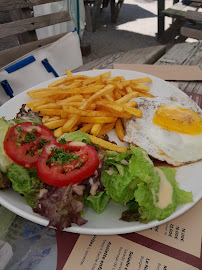 Plats et boissons du Restaurant de hamburgers Chez Job à Saint-Pierre-d'Entremont - n°6