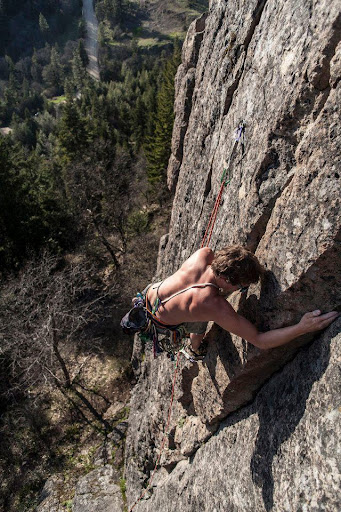 Outdoor Sports Store «Ashland Outdoor Store», reviews and photos, 37 3rd St, Ashland, OR 97520, USA