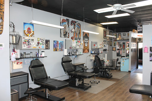 Tattoo Shop «Twisted Tattoo & Body Piercing», reviews and photos, 4168 N Elston Ave, Chicago, IL 60618, USA