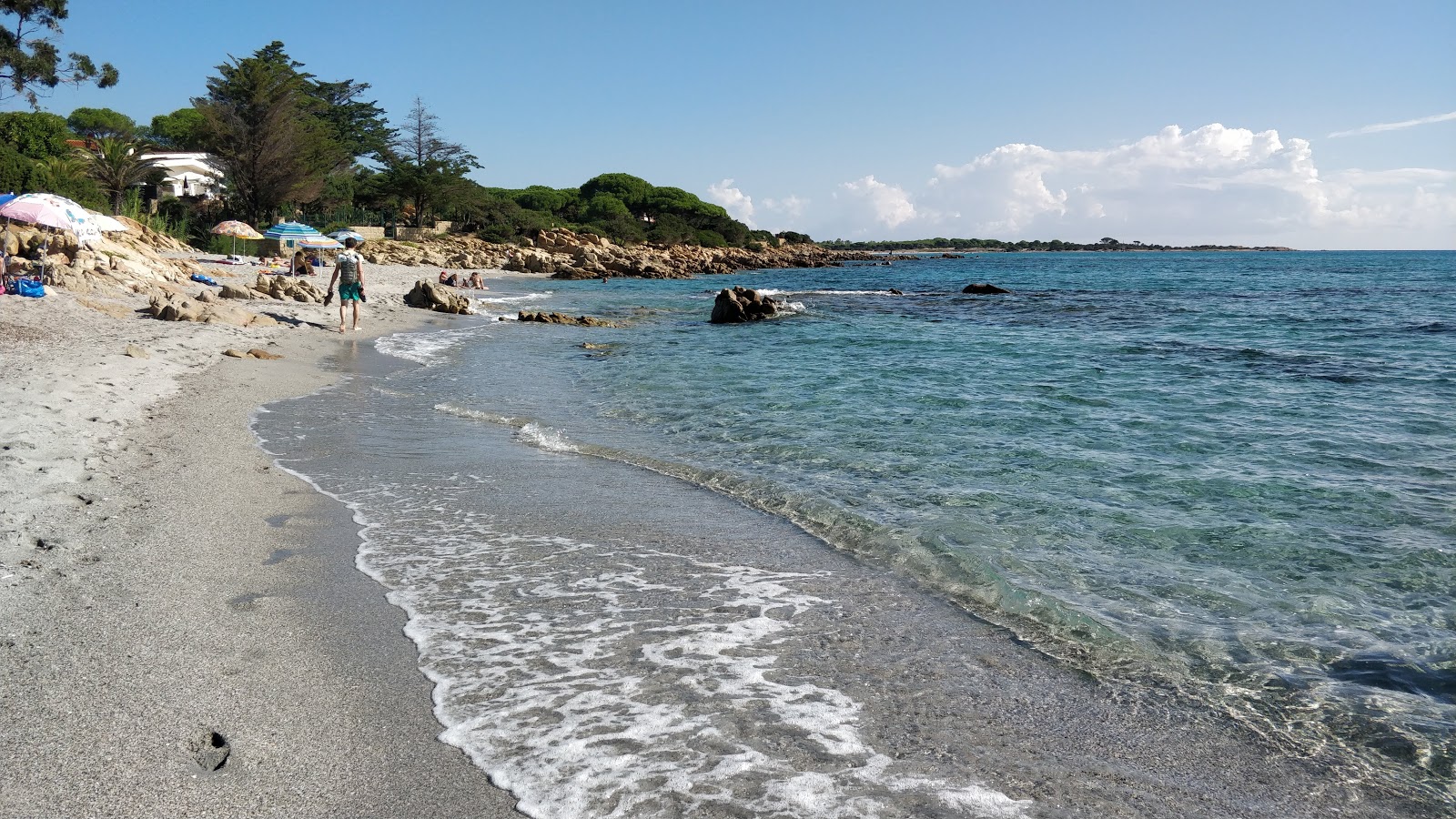 Spiaggia Mattanosa的照片 带有微海湾