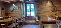 Atmosphère du Restaurant français Restaurant La Vieille Ferme à Manigod - n°11