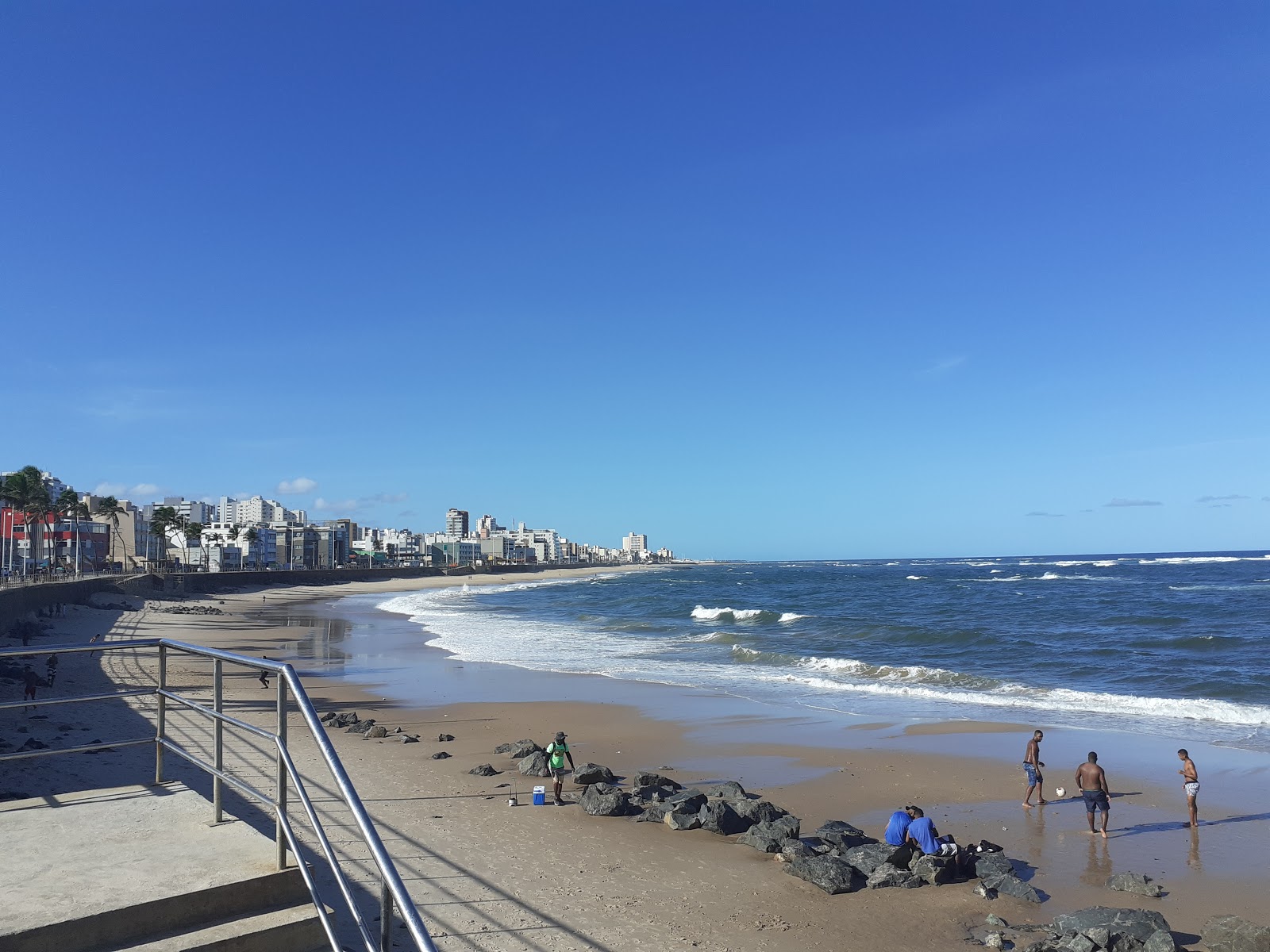 Fotografija Praia da Pituba z visok stopnjo čistoče