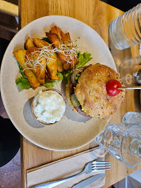 Hamburger du Restaurant végétalien Sweet Rawmance à Paris - n°8