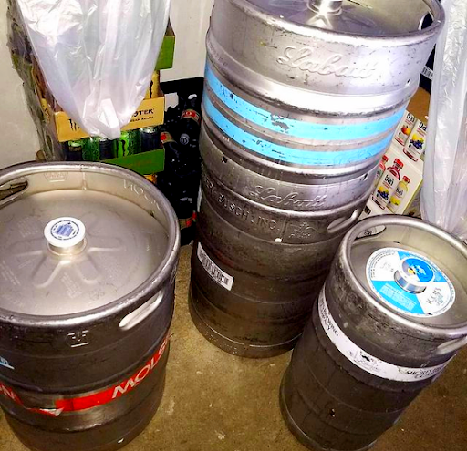 Liquor Store «Wolverine Lake Party Store», reviews and photos, 297 Glengary Rd, Walled Lake, MI 48390, USA