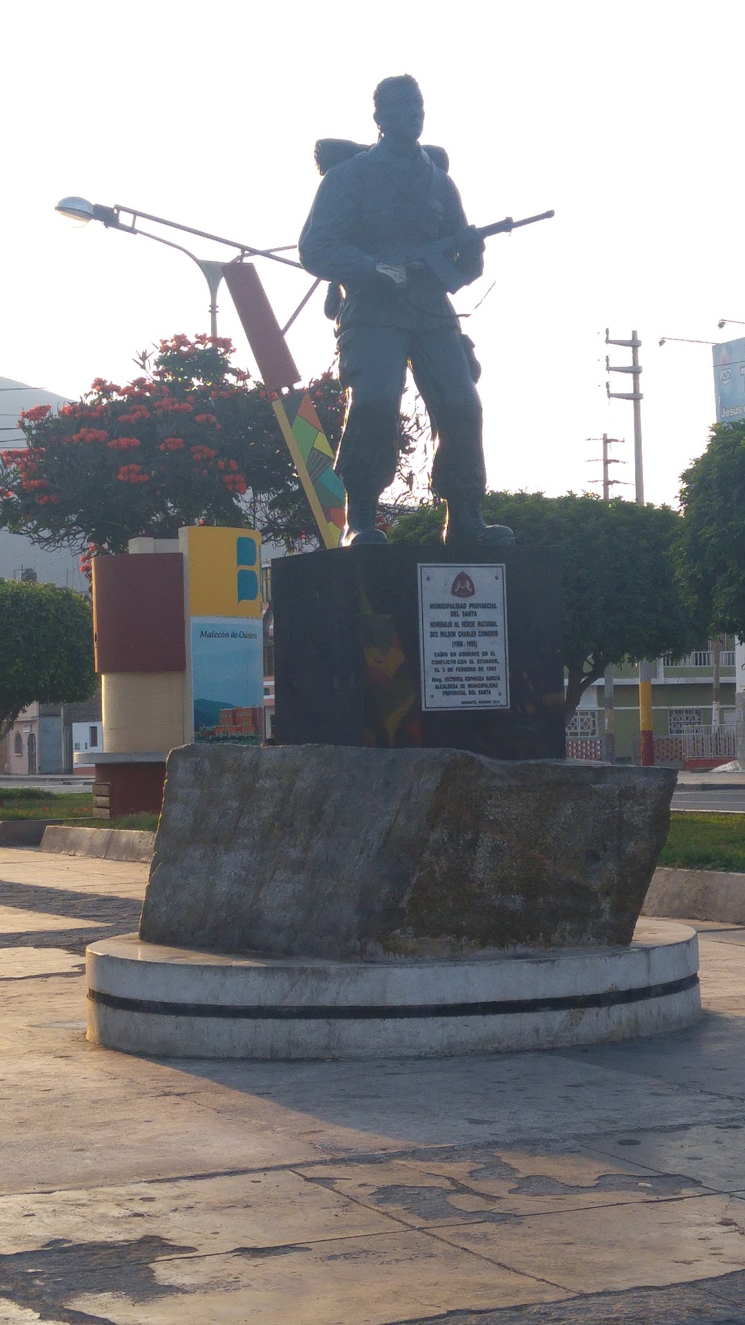 Monumento A Heroe Caido en Conflicto Con Ecuador
