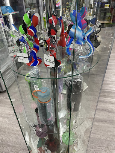 Tobacco Shop «Feel Good Smoke & Gift Shop», reviews and photos, 13415 SW 56th St, Miami, FL 33175, USA